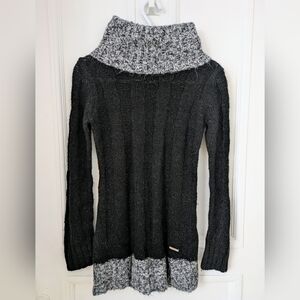 Women’s Black Pullover Sweater with Gray Collar and Hem